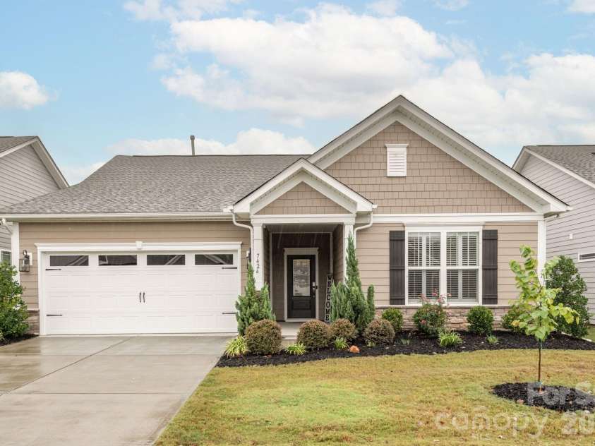 7424 Clouds Rest Drive, Indian Land, SC 29707.  MLS# CAR4429587, YatesRealty ID 53940. 