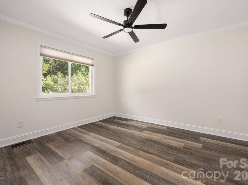 8056 Westcape Drive, Denver, NC 28037.  MLS# CAR4429569, YatesRealty ID 53941. 