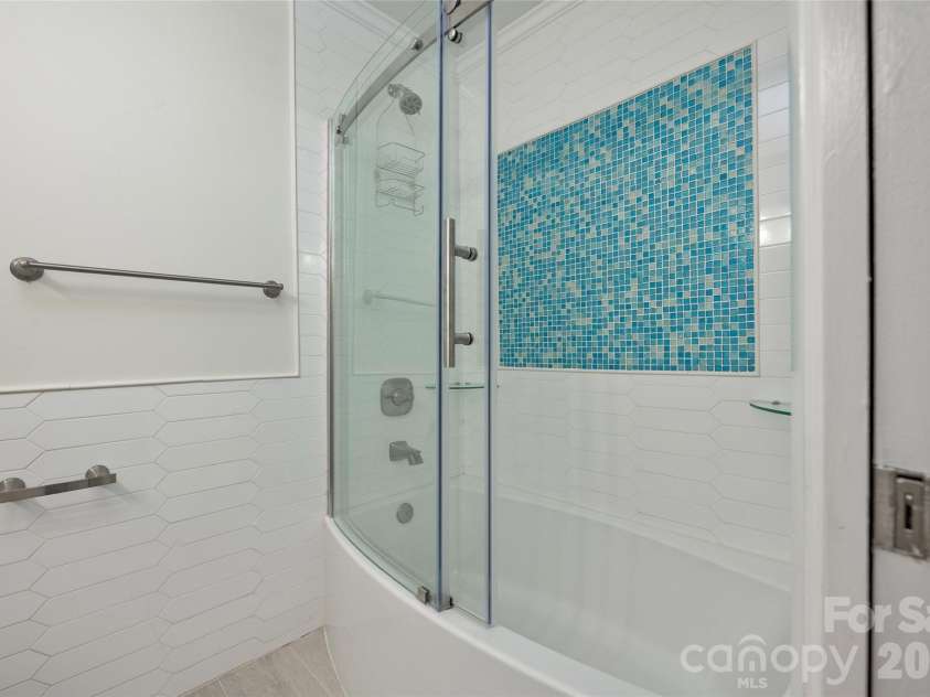 8056 Westcape Drive, Denver, NC 28037.  MLS# CAR4429569, YatesRealty ID 53941. 