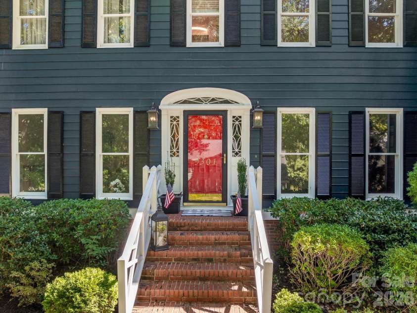 9301 Hanover South Trail, Charlotte, NC 28210.  MLS# CAR4429355, YatesRealty ID 53942. 