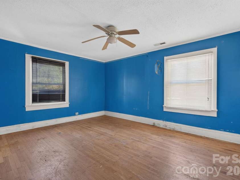 633 Oak Street, Mooresville, NC 28115.  MLS# CAR4428617, YatesRealty ID 53947. 