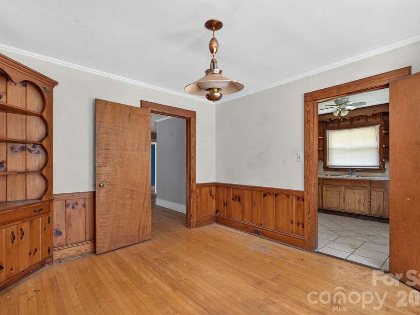 633 Oak Street, Mooresville, NC 28115.  MLS# CAR4428617, YatesRealty ID 53947. 