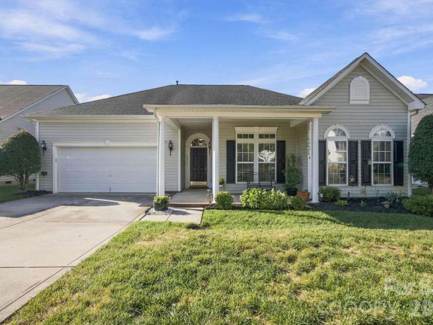 2723 Sunberry Lane, Concord, NC 28027.  MLS# CAR4428818, YatesRealty ID 53949. 