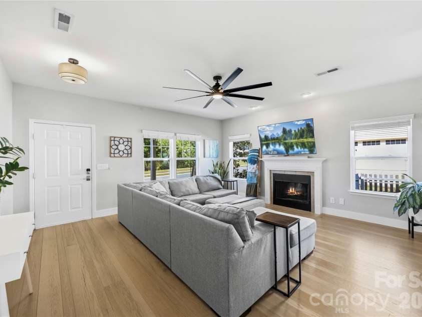 1633 Natalie Lane, Rock Hill, SC 29730.  MLS# CAR4428951, YatesRealty ID 53951. 