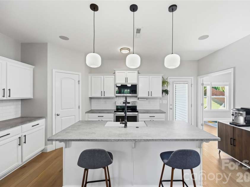 1633 Natalie Lane, Rock Hill, SC 29730.  MLS# CAR4428951, YatesRealty ID 53951. 