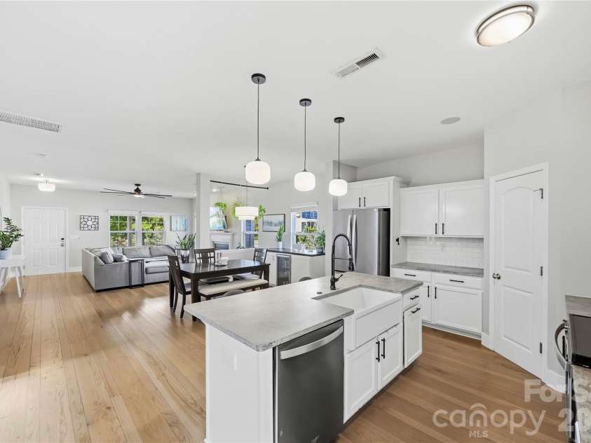 1633 Natalie Lane, Rock Hill, SC 29730.  MLS# CAR4428951, YatesRealty ID 53951. 
