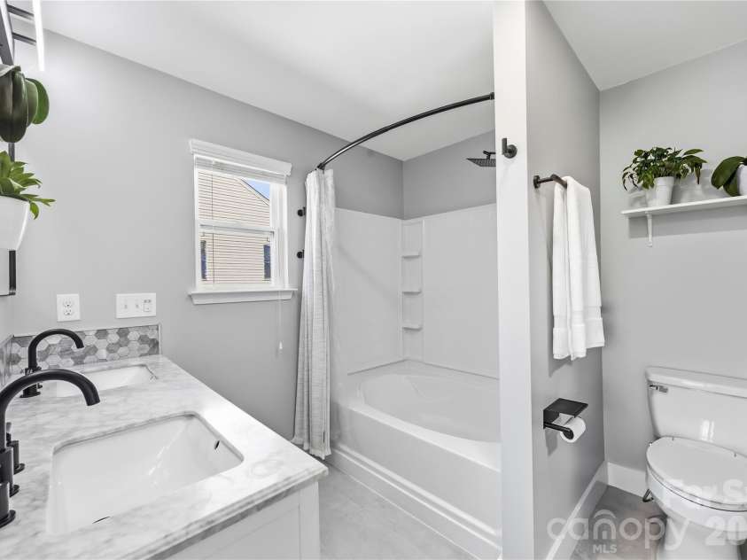 1633 Natalie Lane, Rock Hill, SC 29730.  MLS# CAR4428951, YatesRealty ID 53951. 