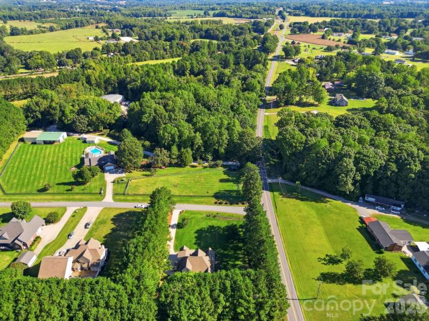 107 Dupree Lane, Mooresville, NC 28115.  MLS# CAR4429074, YatesRealty ID 53957. 