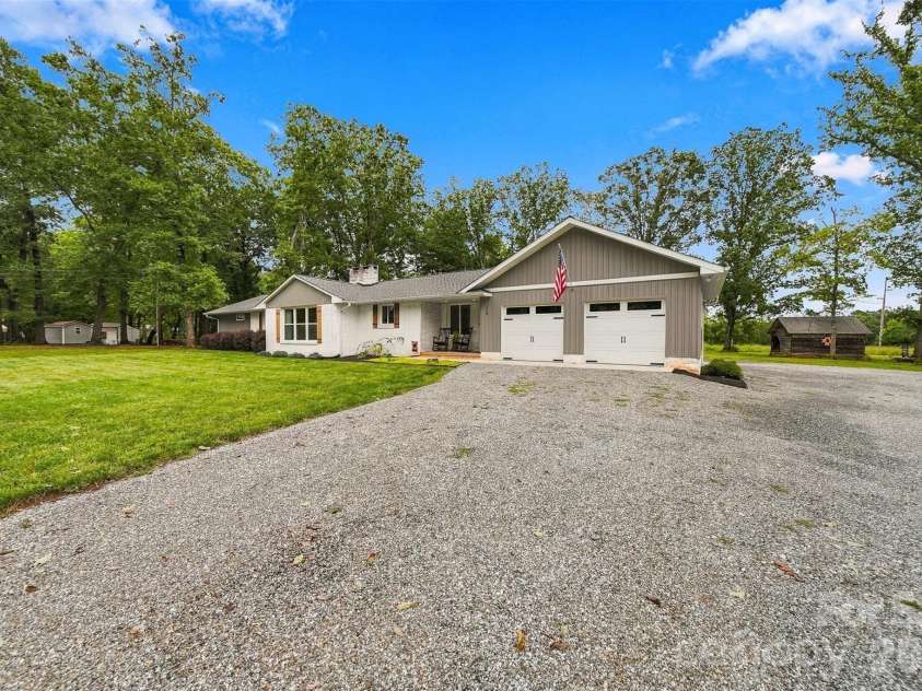 118 Chestnut Oak Road, Union Grove, NC 28689.  MLS# CAR4427592, YatesRealty ID 53959. 