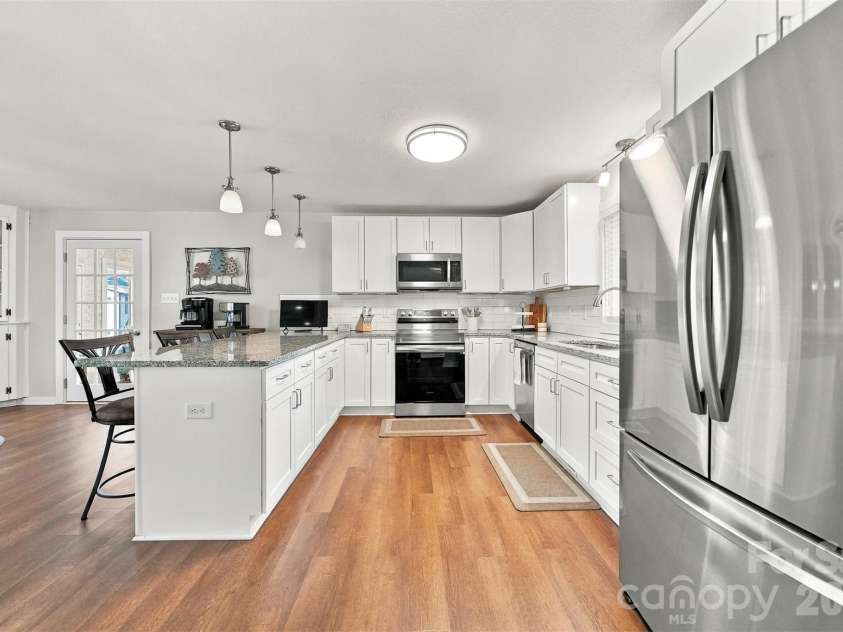 118 Chestnut Oak Road, Union Grove, NC 28689.  MLS# CAR4427592, YatesRealty ID 53959. 