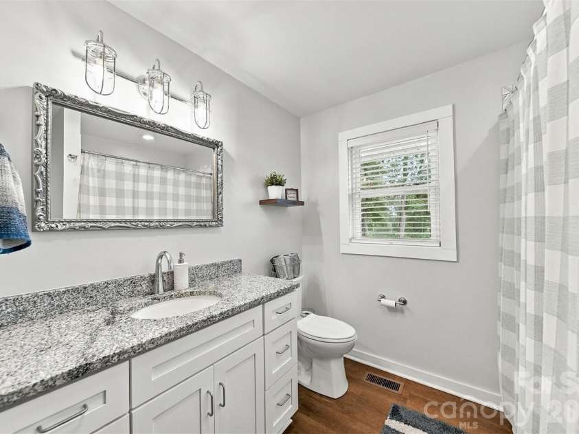 118 Chestnut Oak Road, Union Grove, NC 28689.  MLS# CAR4427592, YatesRealty ID 53959. 