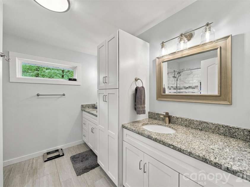 118 Chestnut Oak Road, Union Grove, NC 28689.  MLS# CAR4427592, YatesRealty ID 53959. 