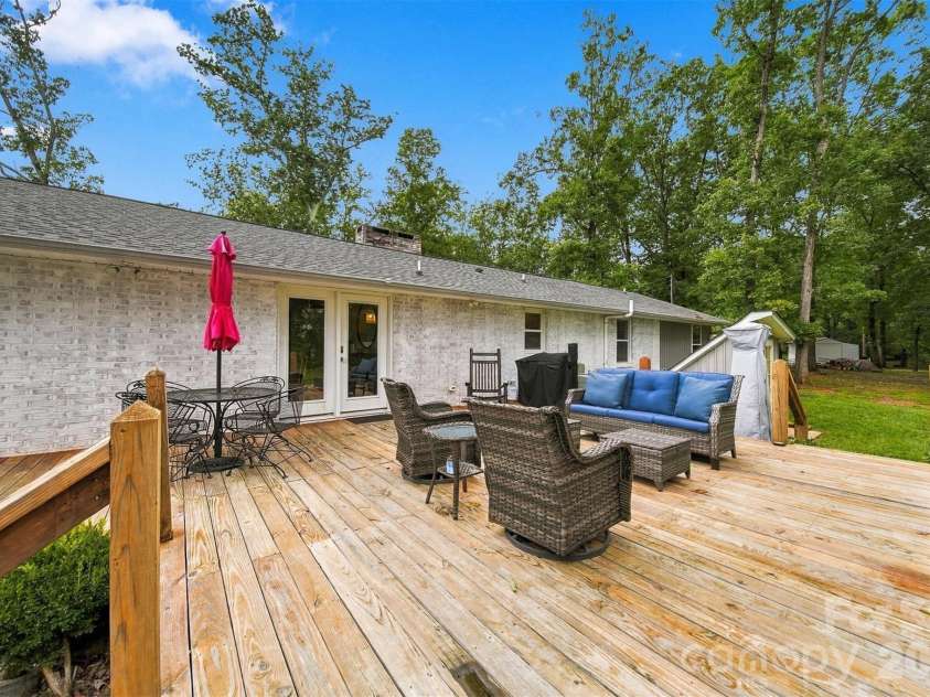 118 Chestnut Oak Road, Union Grove, NC 28689.  MLS# CAR4427592, YatesRealty ID 53959. 