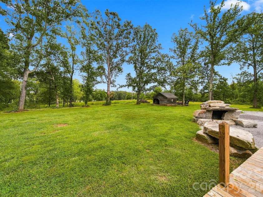 118 Chestnut Oak Road, Union Grove, NC 28689.  MLS# CAR4427592, YatesRealty ID 53959. 