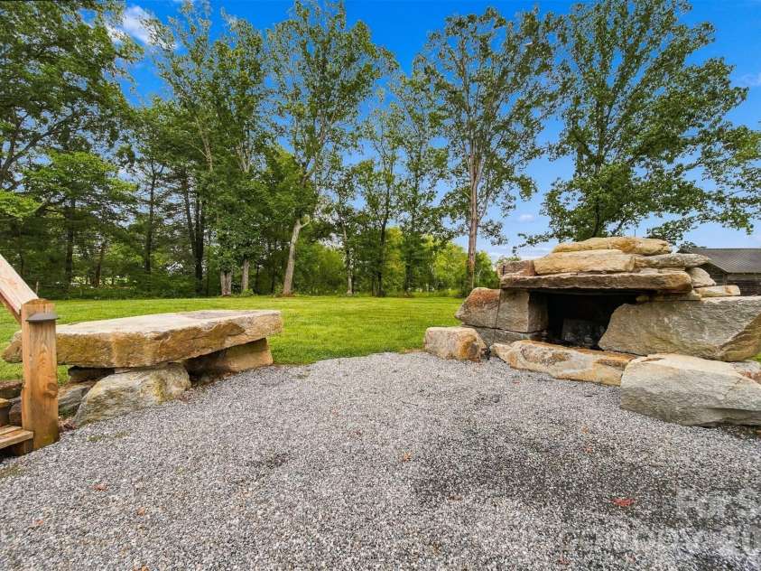 118 Chestnut Oak Road, Union Grove, NC 28689.  MLS# CAR4427592, YatesRealty ID 53959. 