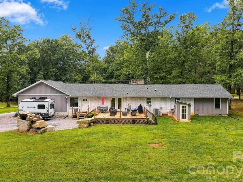 118 Chestnut Oak Road, Union Grove, NC 28689.  MLS# CAR4427592, YatesRealty ID 53959. 