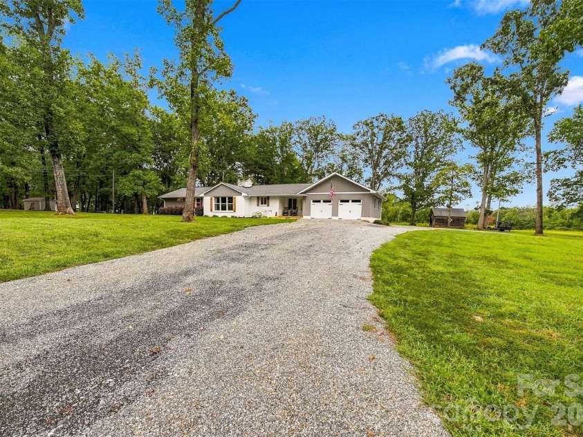 118 Chestnut Oak Road, Union Grove, NC 28689.  MLS# CAR4427592, YatesRealty ID 53959. 