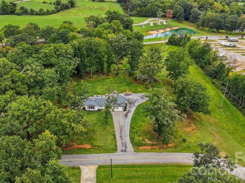118 Chestnut Oak Road, Union Grove, NC 28689.  MLS# CAR4427592, YatesRealty ID 53959. 