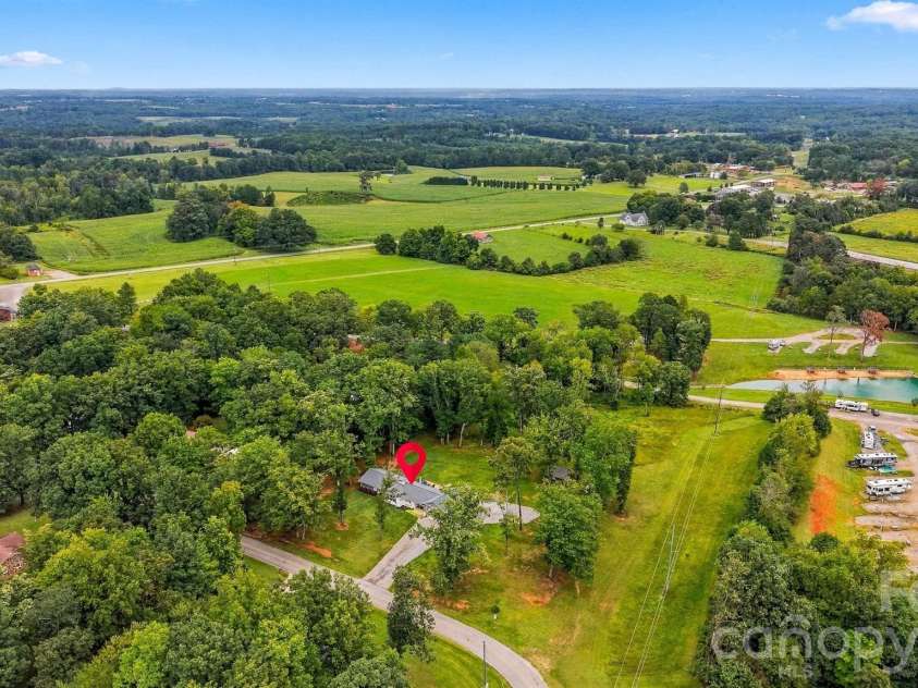 118 Chestnut Oak Road, Union Grove, NC 28689.  MLS# CAR4427592, YatesRealty ID 53959. 