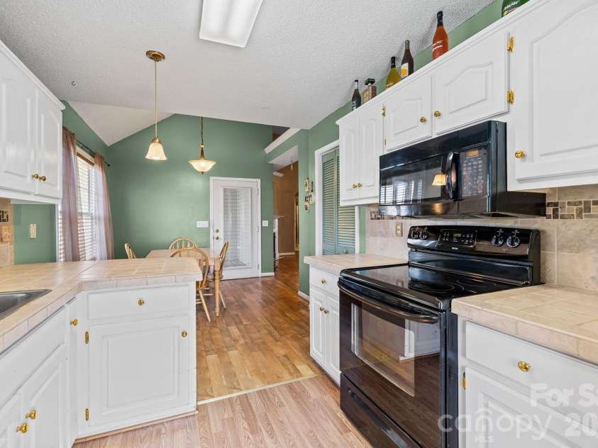 1624 Ashridge Road, Rock Hill, SC 29730.  MLS# CAR4358714, YatesRealty ID 5396. 