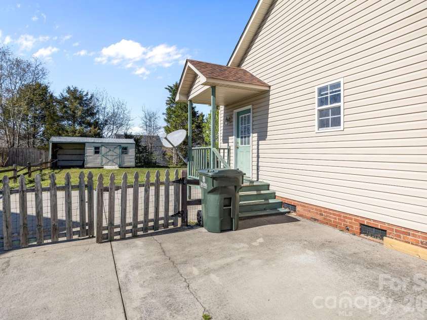 1624 Ashridge Road, Rock Hill, SC 29730.  MLS# CAR4358714, YatesRealty ID 5396. 