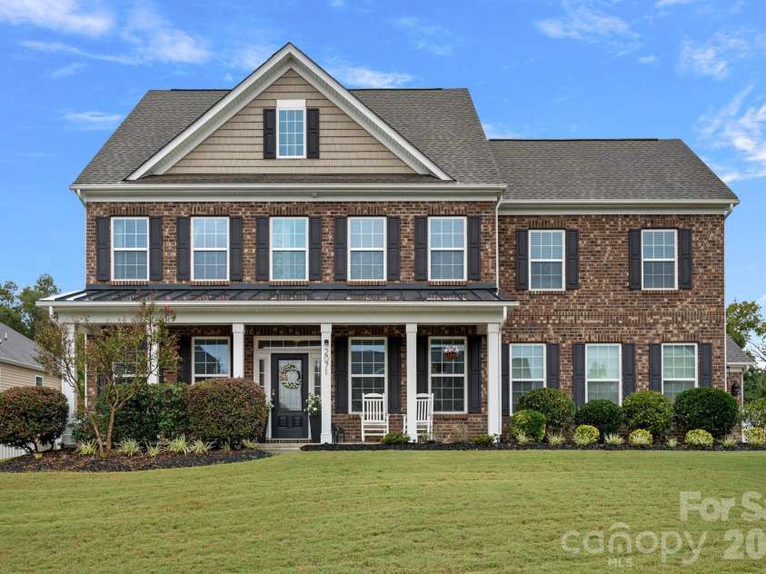 2071 Feldspar Drive, Davidson, NC 28036.  MLS# CAR4428038, YatesRealty ID 53960. 