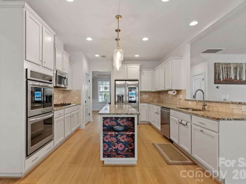 2071 Feldspar Drive, Davidson, NC 28036.  MLS# CAR4428038, YatesRealty ID 53960. 