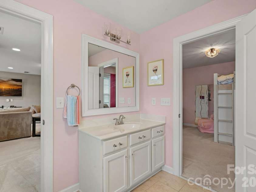 2071 Feldspar Drive, Davidson, NC 28036.  MLS# CAR4428038, YatesRealty ID 53960. 
