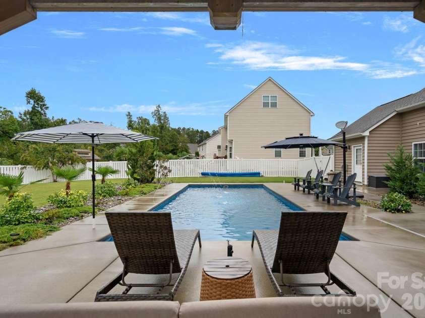 2071 Feldspar Drive, Davidson, NC 28036.  MLS# CAR4428038, YatesRealty ID 53960. 