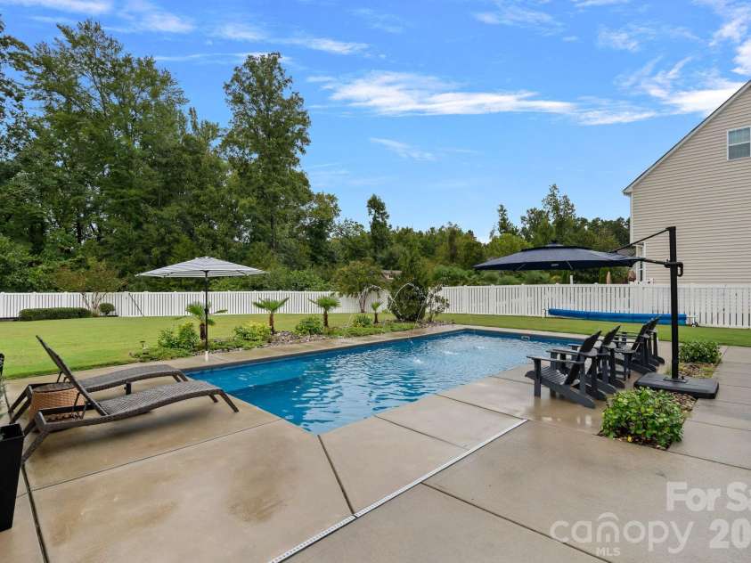2071 Feldspar Drive, Davidson, NC 28036.  MLS# CAR4428038, YatesRealty ID 53960. 