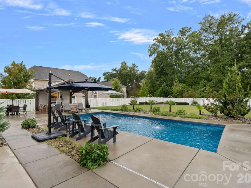 2071 Feldspar Drive, Davidson, NC 28036.  MLS# CAR4428038, YatesRealty ID 53960. 