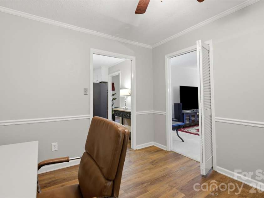 2604 Shearer Drive, Statesville, NC 28625.  MLS# CAR4428031, YatesRealty ID 53961. 