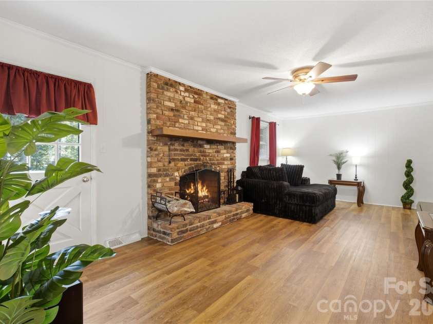 2604 Shearer Drive, Statesville, NC 28625.  MLS# CAR4428031, YatesRealty ID 53961. 