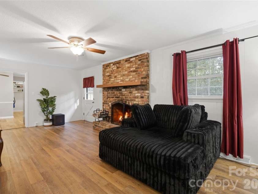 2604 Shearer Drive, Statesville, NC 28625.  MLS# CAR4428031, YatesRealty ID 53961. 
