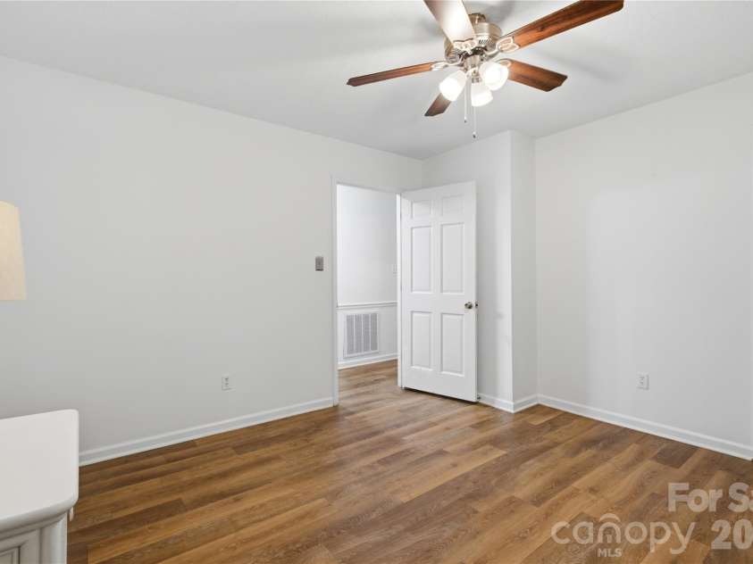 2604 Shearer Drive, Statesville, NC 28625.  MLS# CAR4428031, YatesRealty ID 53961. 