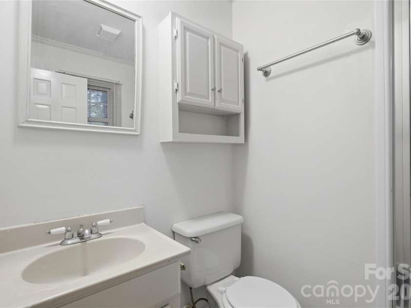 2604 Shearer Drive, Statesville, NC 28625.  MLS# CAR4428031, YatesRealty ID 53961. 