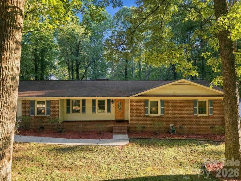 2604 Shearer Drive, Statesville, NC 28625.  MLS# CAR4428031, YatesRealty ID 53961. 