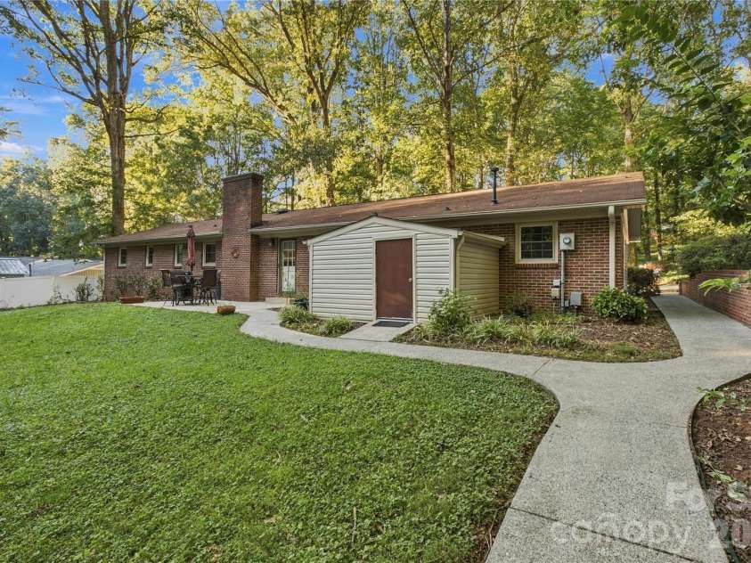 2604 Shearer Drive, Statesville, NC 28625.  MLS# CAR4428031, YatesRealty ID 53961. 