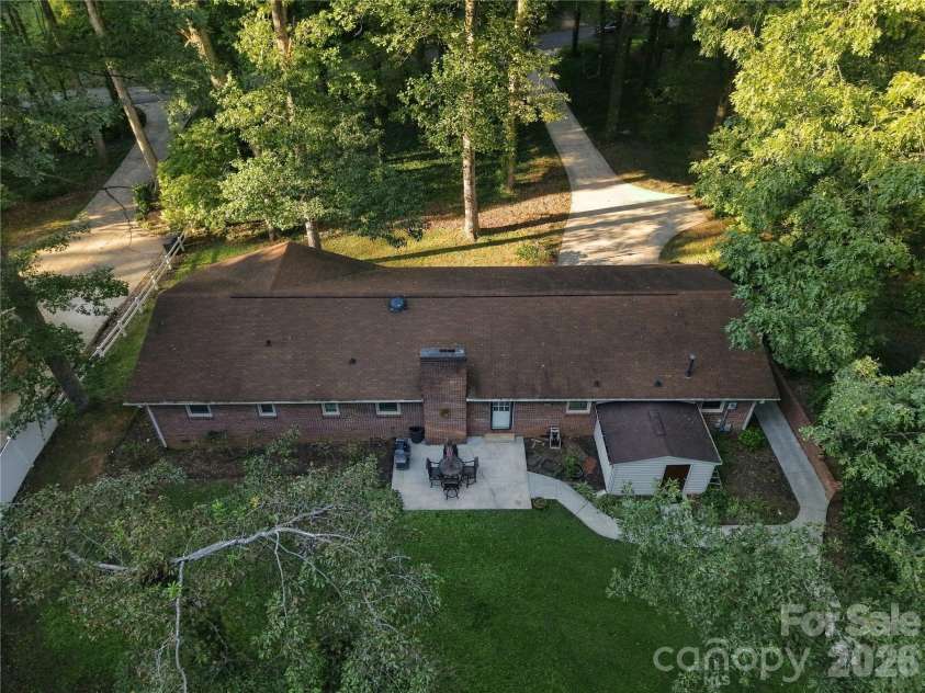 2604 Shearer Drive, Statesville, NC 28625.  MLS# CAR4428031, YatesRealty ID 53961. 