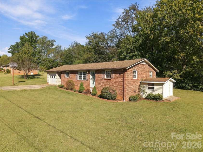 129 Automotive Lane, Hickory, NC 28601.  MLS# CAR4428027, YatesRealty ID 53962. 