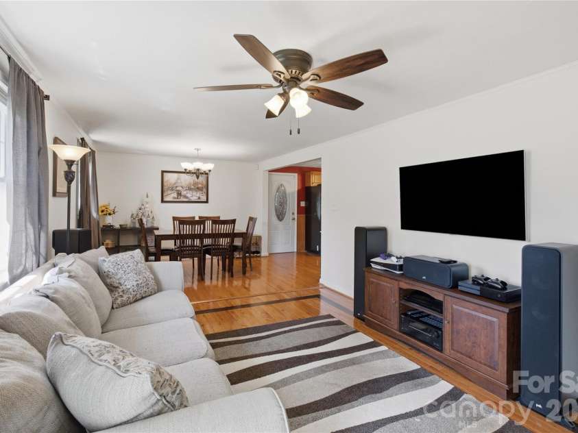 129 Automotive Lane, Hickory, NC 28601.  MLS# CAR4428027, YatesRealty ID 53962. 