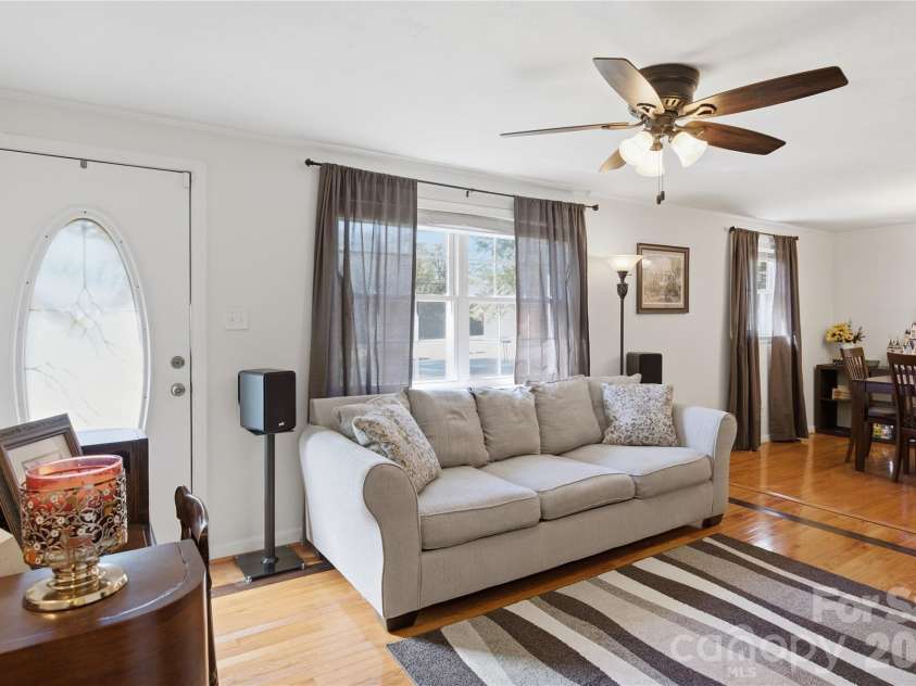 129 Automotive Lane, Hickory, NC 28601.  MLS# CAR4428027, YatesRealty ID 53962. 