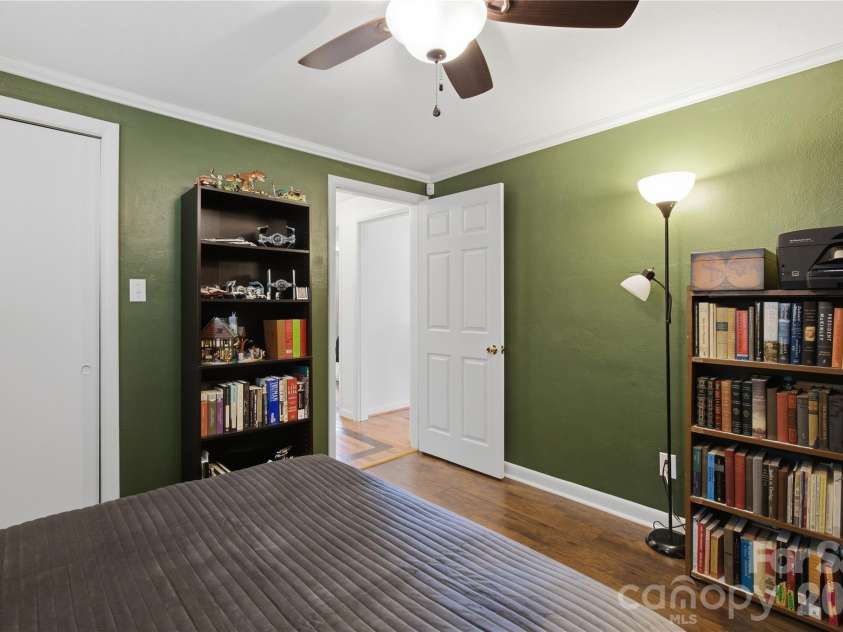 129 Automotive Lane, Hickory, NC 28601.  MLS# CAR4428027, YatesRealty ID 53962. 