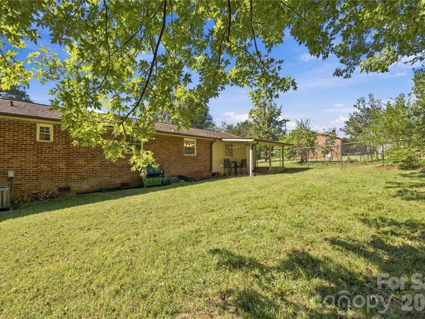 129 Automotive Lane, Hickory, NC 28601.  MLS# CAR4428027, YatesRealty ID 53962. 