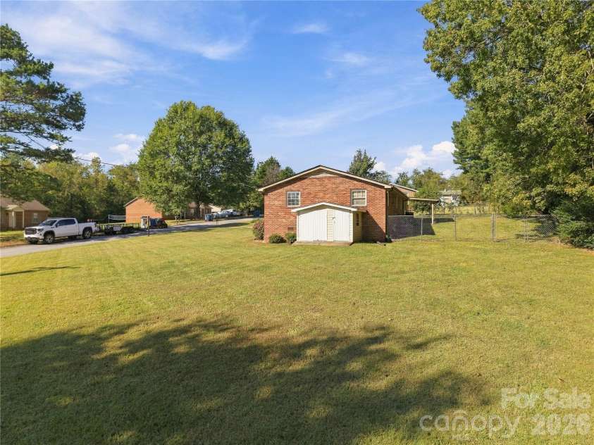 129 Automotive Lane, Hickory, NC 28601.  MLS# CAR4428027, YatesRealty ID 53962. 