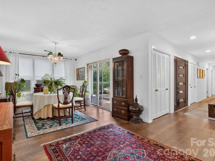 221 Saratoga Drive, Greer, SC 29650.  MLS# CAR4428317, YatesRealty ID 53963. 