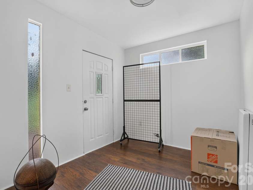 221 Saratoga Drive, Greer, SC 29650.  MLS# CAR4428317, YatesRealty ID 53963. 