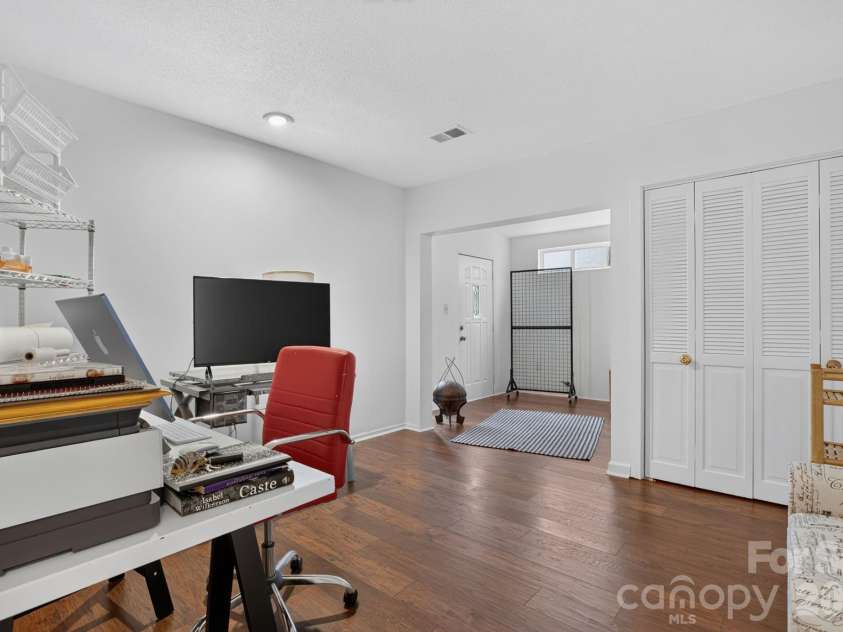 221 Saratoga Drive, Greer, SC 29650.  MLS# CAR4428317, YatesRealty ID 53963. 