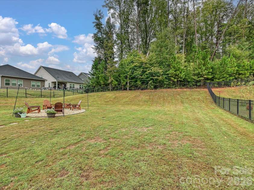 7715 Porrera Street, Charlotte, NC 28214.  MLS# CAR4428468, YatesRealty ID 53964. 