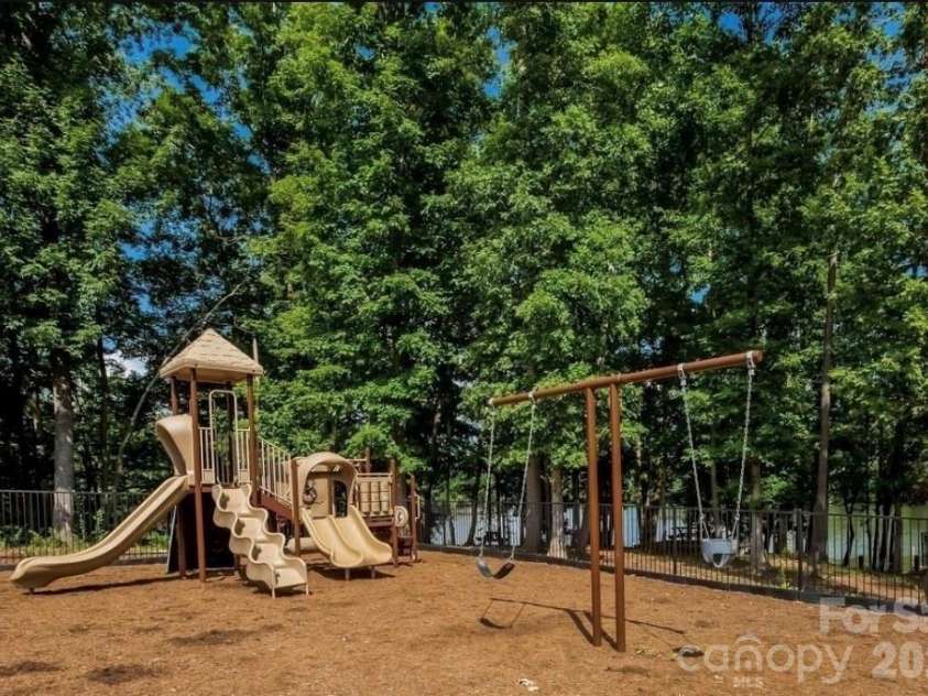 7715 Porrera Street, Charlotte, NC 28214.  MLS# CAR4428468, YatesRealty ID 53964. Park